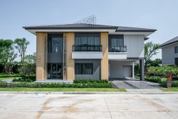 Chewarom Nakhon-In, Detached House in Luxurious Mansion Style